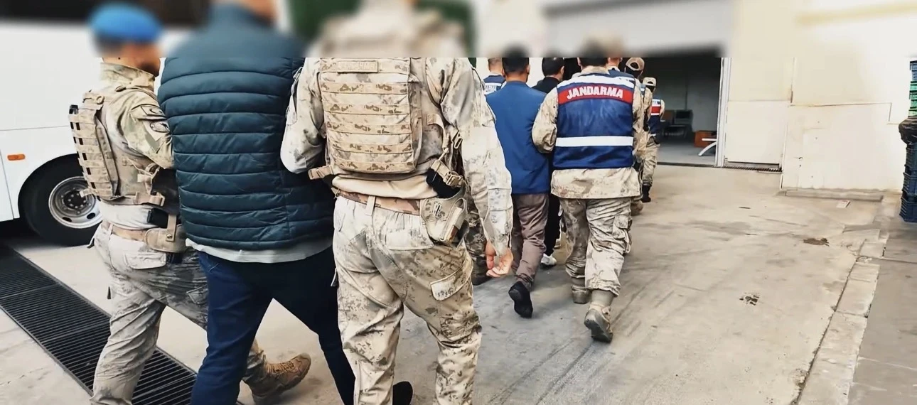 Uyuşturucu gelirlerini aklayan şebekeye operasyon! Araç ve banka hesaplarına el kondu