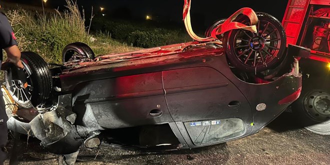 Kontrolden çıkan otomobil sulama kanalına devrildi: 1 ölü