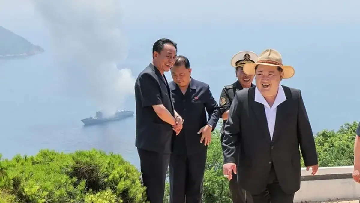 Kuzey Kore'nin yeni savaş gemisinde kritik test! Kim yerinde izledi, 2 ay mühlet verdi...