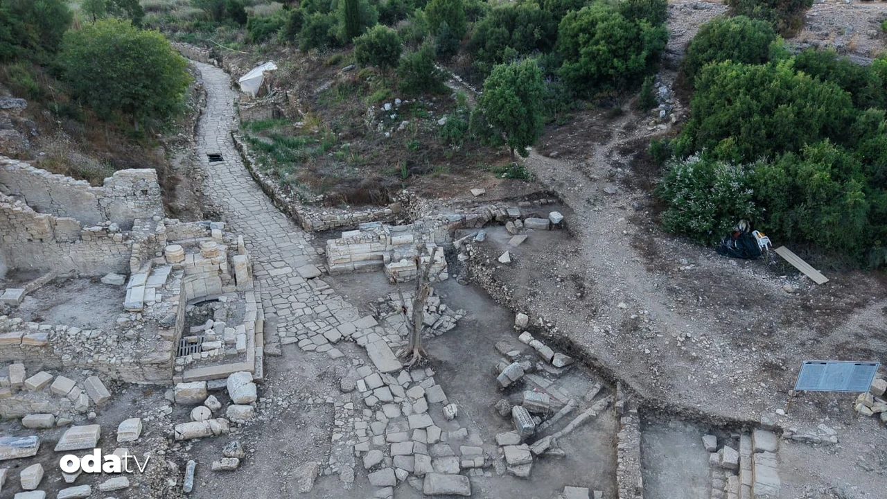 Aspendos'ta tarihi keşif: 2 bin yıllık tiyatro caddesi gün yüzüne çıktı