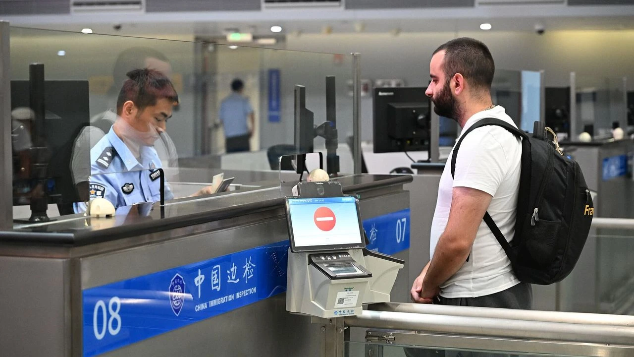 Çin, vizesiz giriş ve transit uygulamalarını geliştirecek