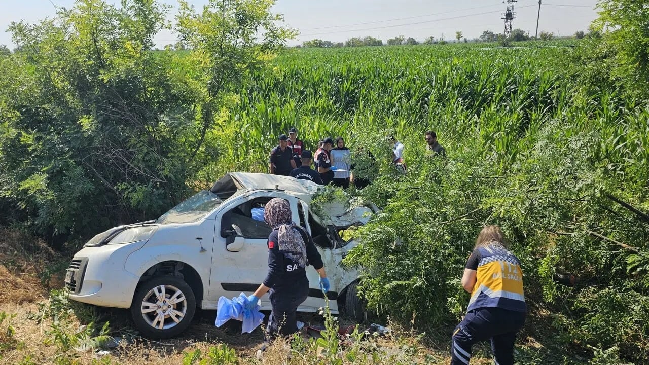 Düğün dönüşü şarampole uçtular: 3 ölü, 1 yaralı