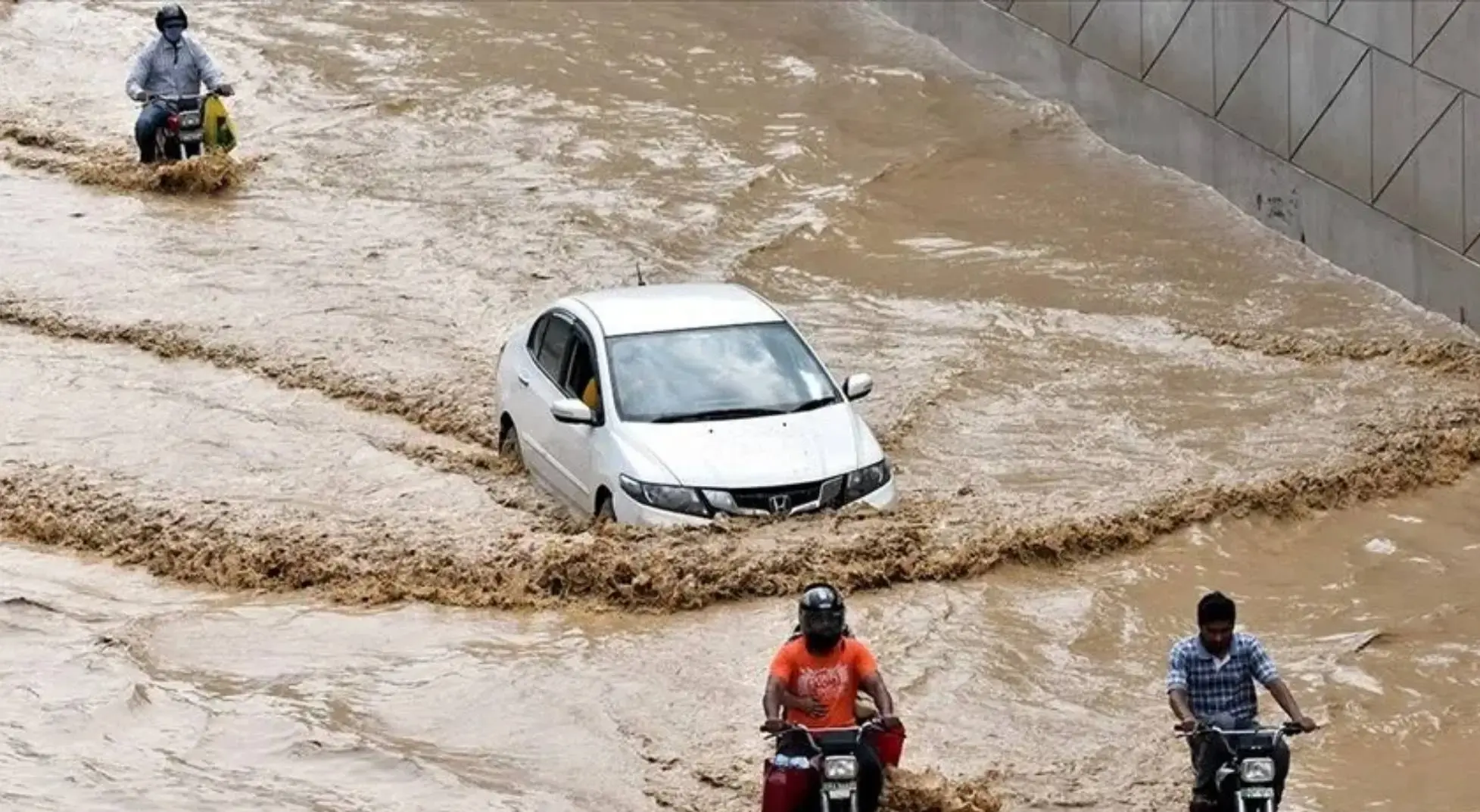Pakistan'da sel sonrası korkunç bilanço! Çok sayıda ölü ve yaralı var