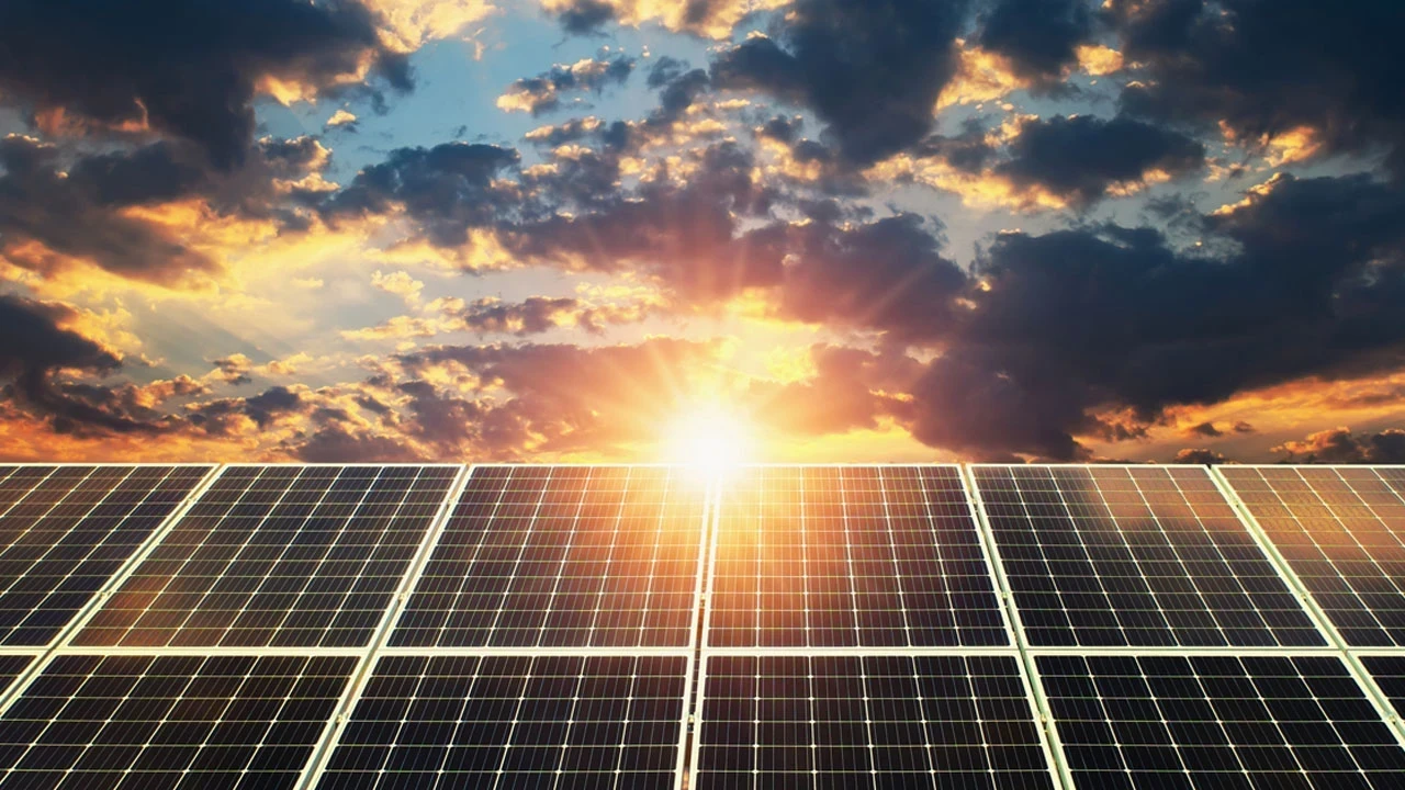 Güneş enerjisinde tarihi rekor: Elektrik üretimindeki payı yükseldi