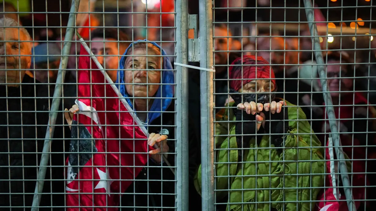 Prof. Dr. Menderes Çınar: “Amaç, halkta karşılık bulmaya dayanmayan bir düzen kurmak”