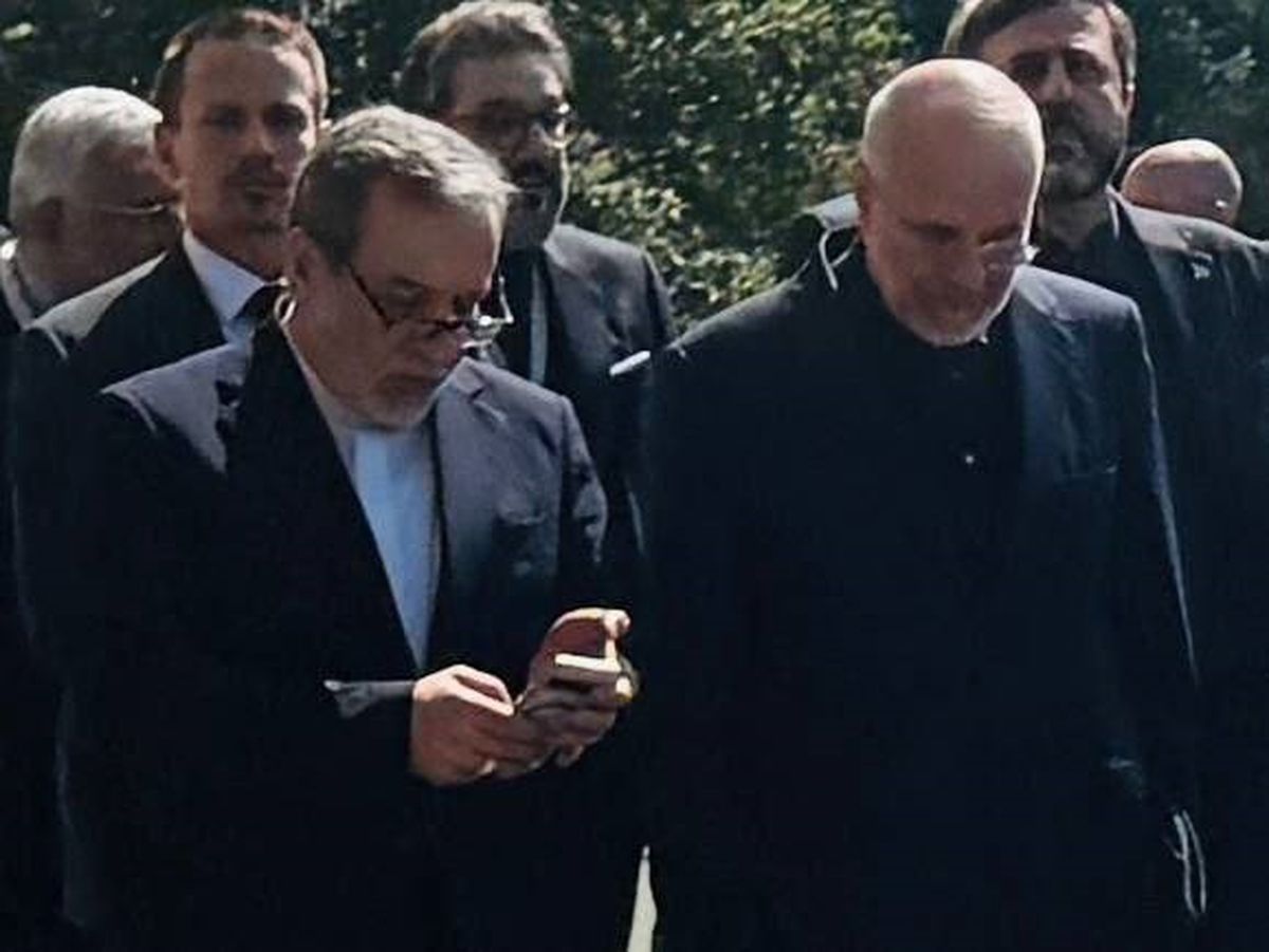 İran Müzakere Heyeti İsviçre'den Ayrıldı