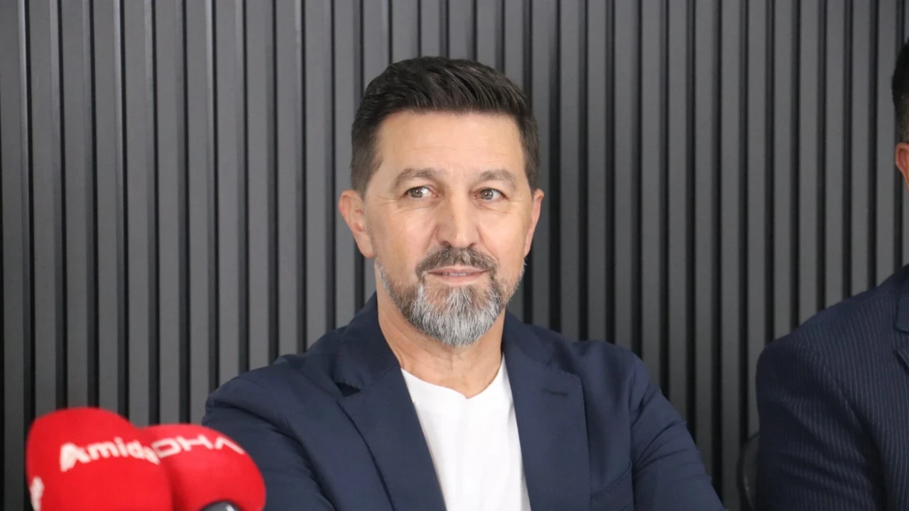 Süper Lig'in yeni ekibi Amedspor'da Besnik Hasi dönemi
