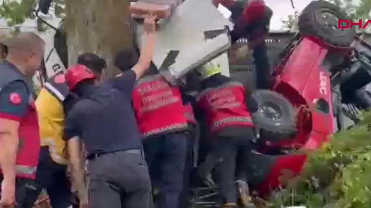 Forklift yüklü vinçli kamyonet devrildi: 1 yaralı