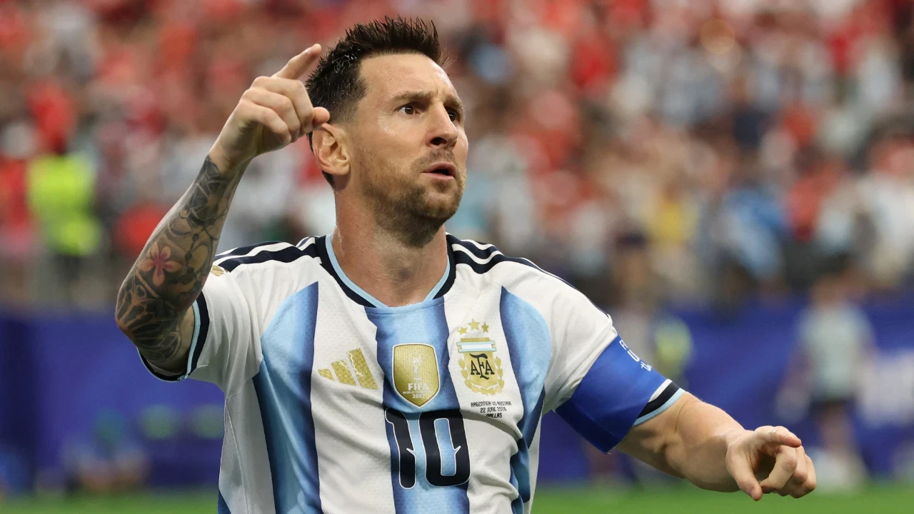 Messi, Dünya Kupası'nda yedek kulübesine çekildi