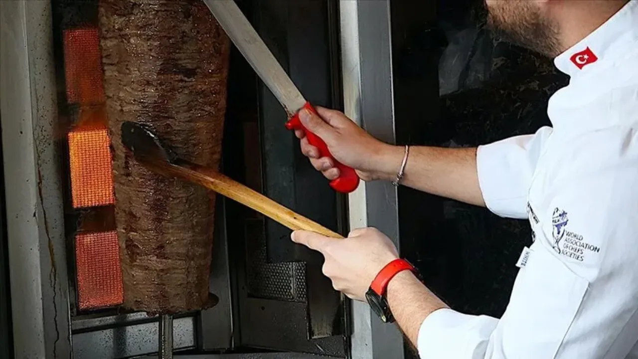 Ticaret Bakanlığı harekete geçti! 3 bin liraya döner satılan işletmeye ceza