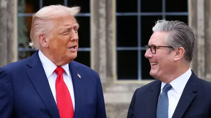 Starmer, görevi bırakıyor mu? Trump'ın son iddiası dünya gündemine bomba gibi düştü