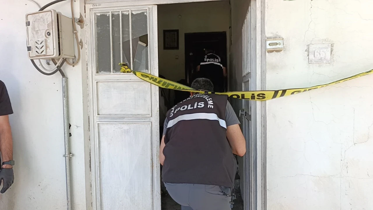 Genç polis memuru kaldığı evde ölü bulundu