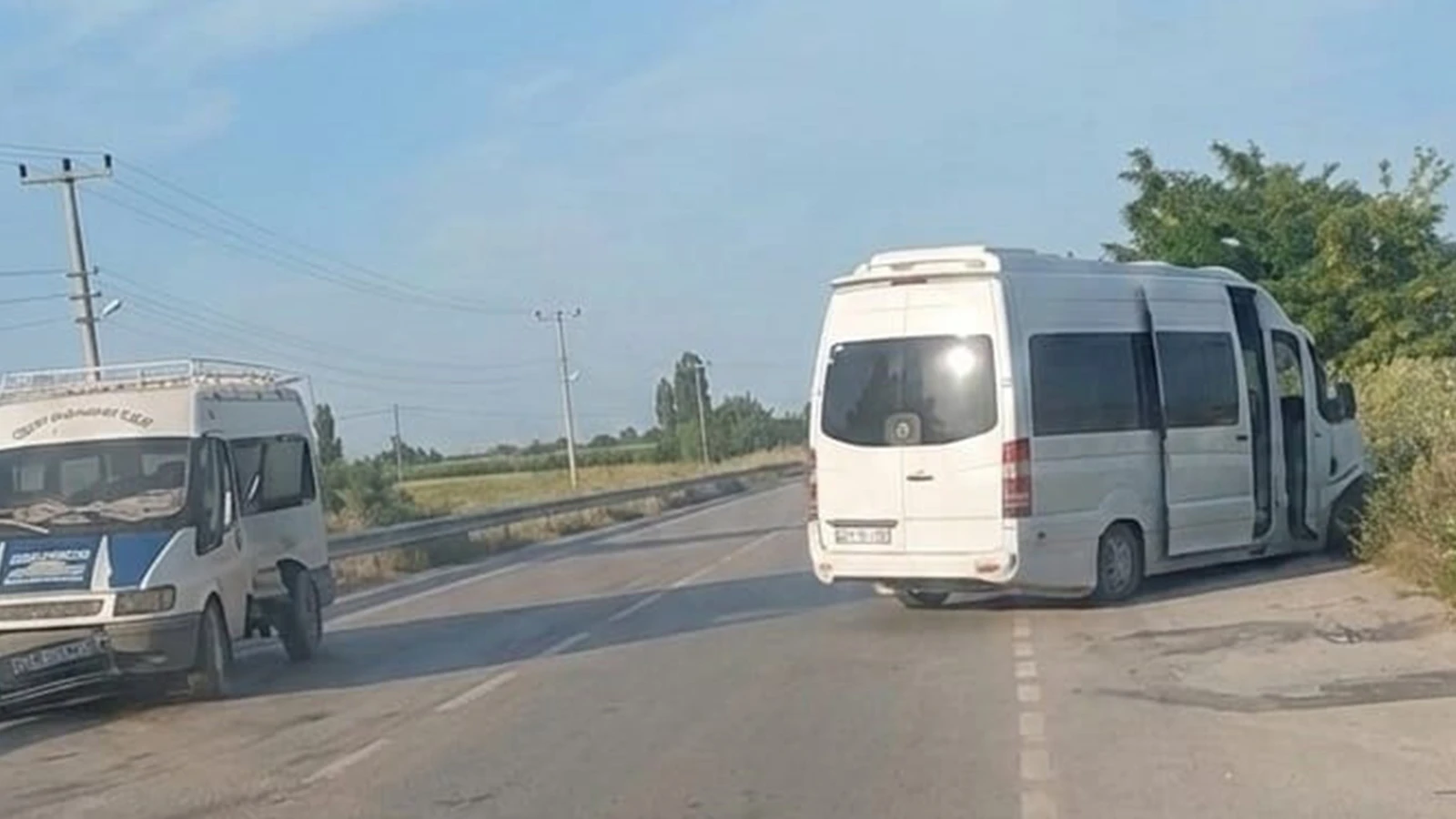 Denizli'de işçi servisleri çarpıştı; 10 yaralı