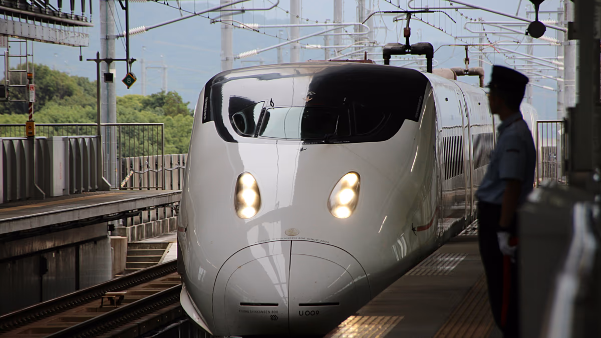 Japonya 'Süper Sınıf' hızlı tren vagonlarını tanıttı