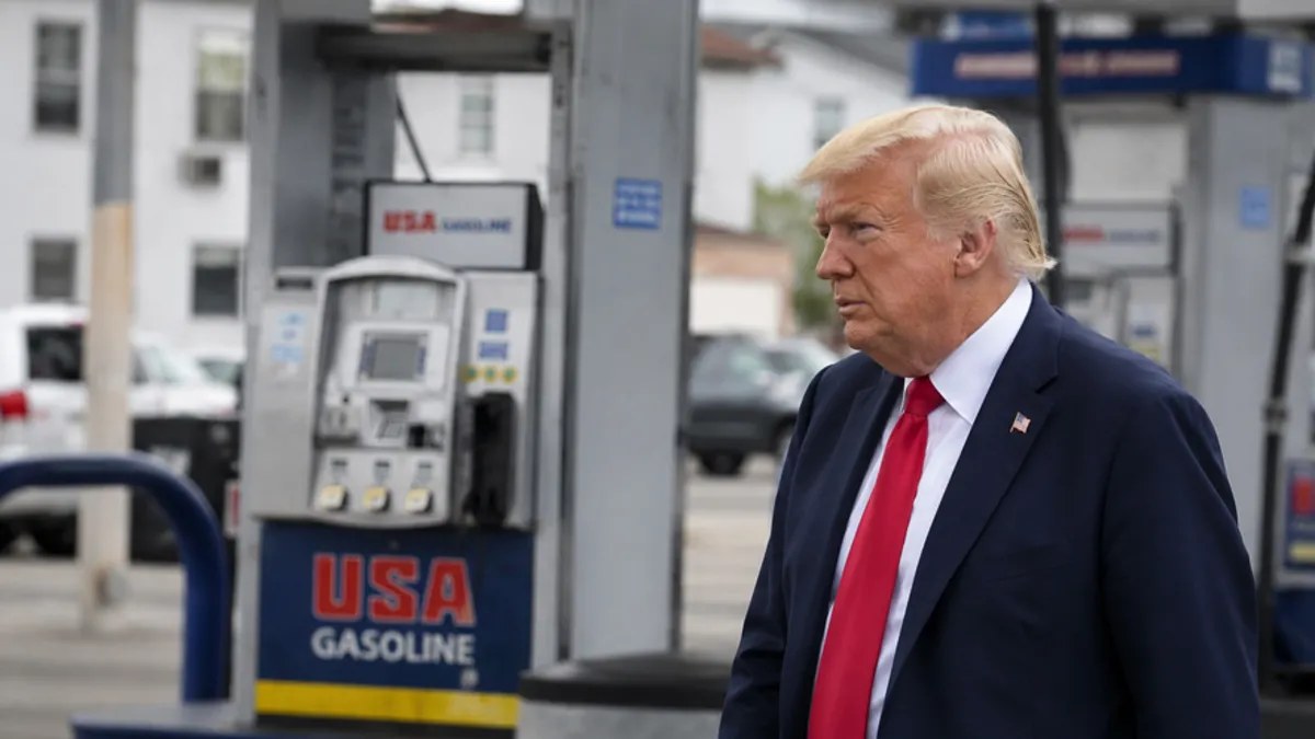 Savaşın bedeli hane başı 1.000 dolar! Trump akaryakıt şirketlerini açık açık tehdit etti
