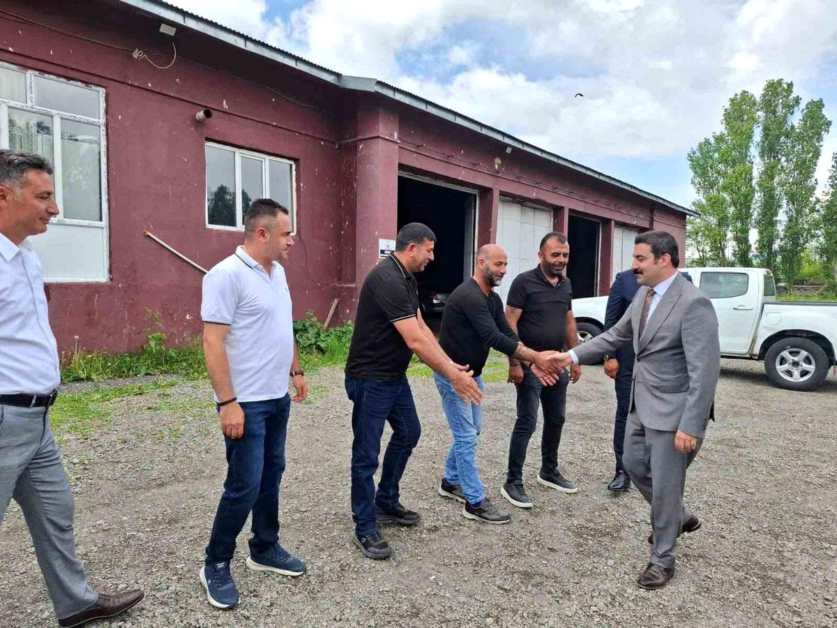 Arpaçay Kaymakamı Akköz'den kurumlara veda ziyareti