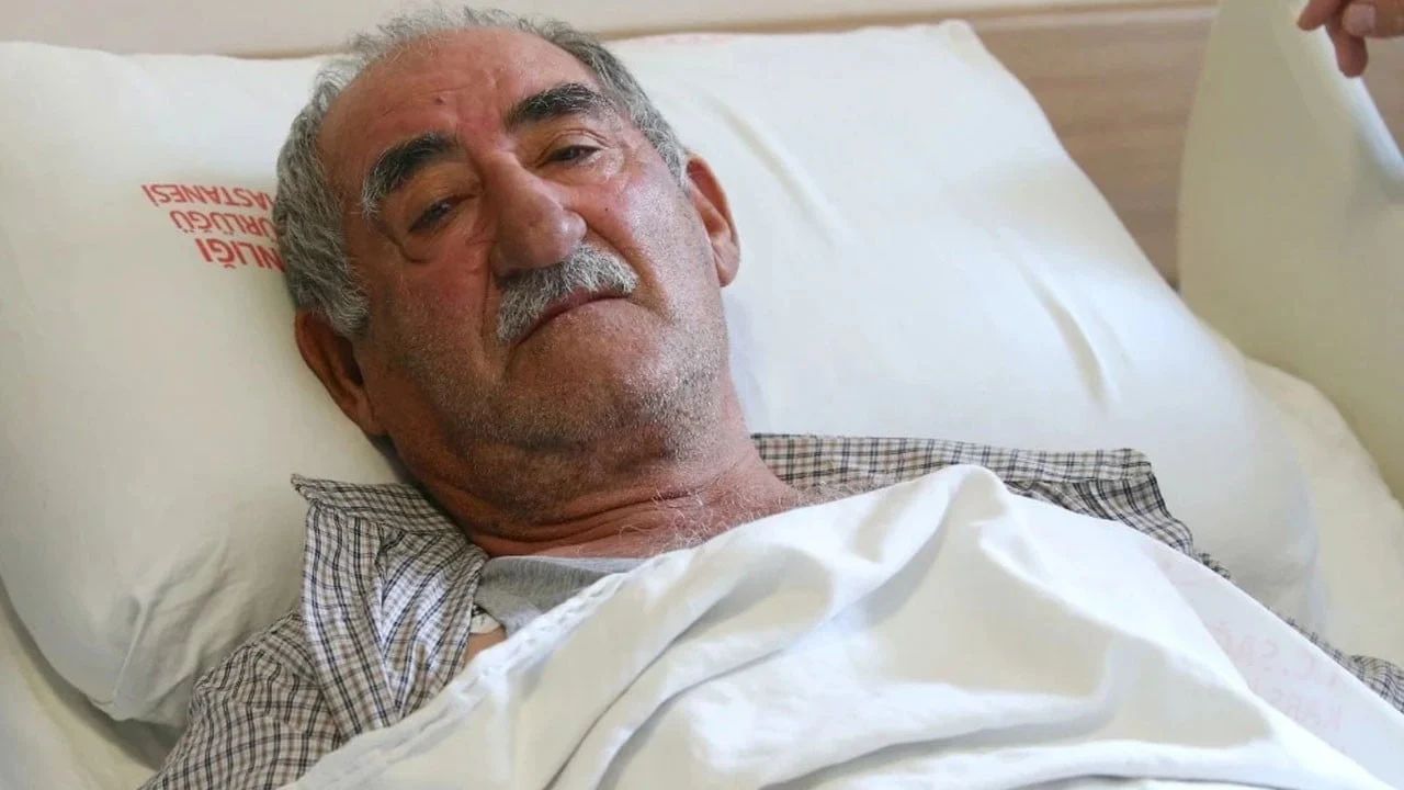 Kars’a gezmeye gitti, karşısına çıkan ayı bacağını kırdı!