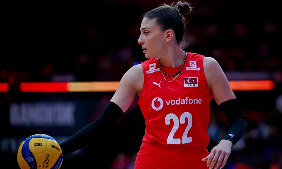 Milli voleybolcudan Deniz Göktaş mesajı
