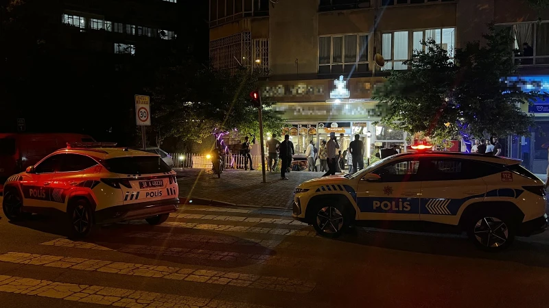 Restoranda döner bıçaklı kavga: İşletme sahibi ve çalışanı yaralandı