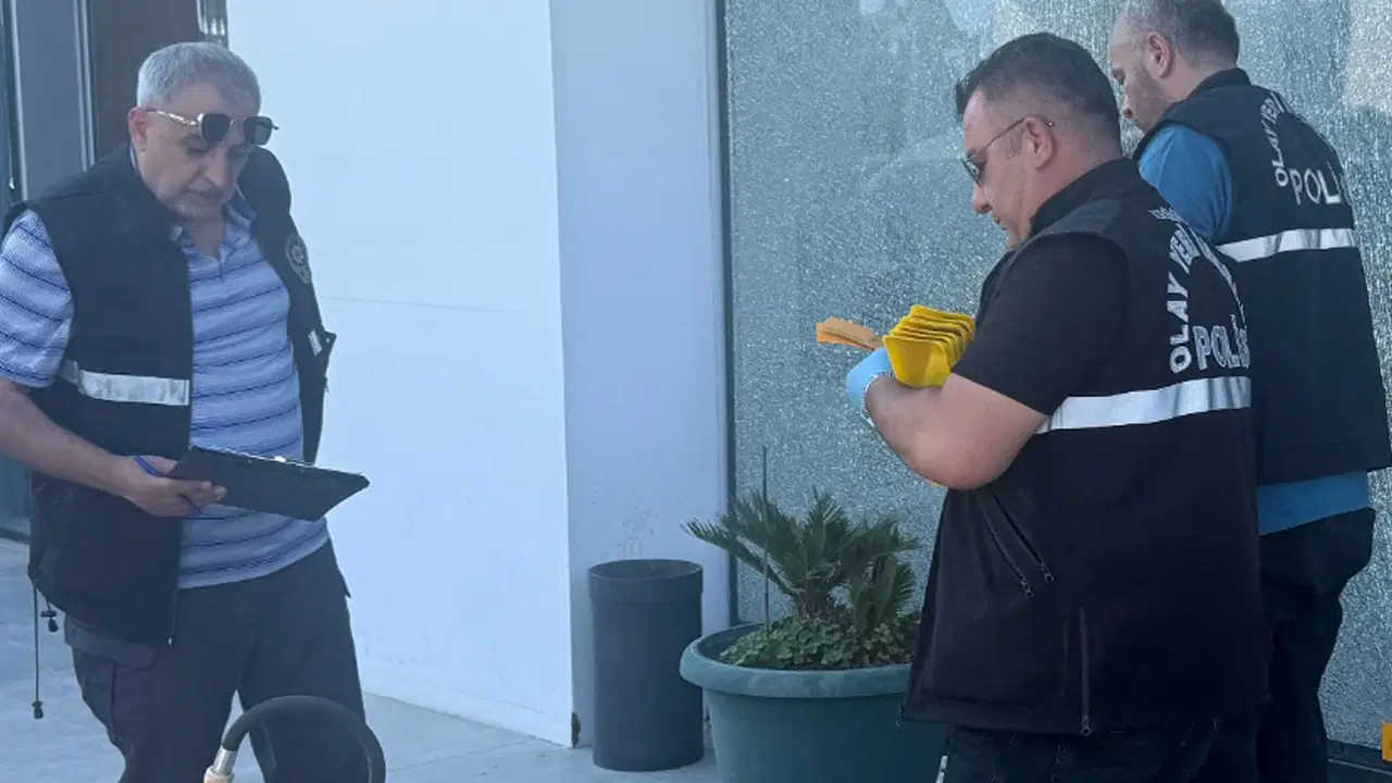 Antalya'da oto galeriye silahlı saldırı: 2 tutuklama, 1 ev hapsi