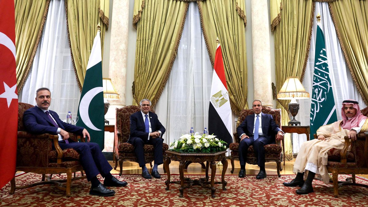 Türkiye, Mısır, Suudi Arabistan ve Pakistan Dışişleri Bakanları Kahire'de biraraya geldi