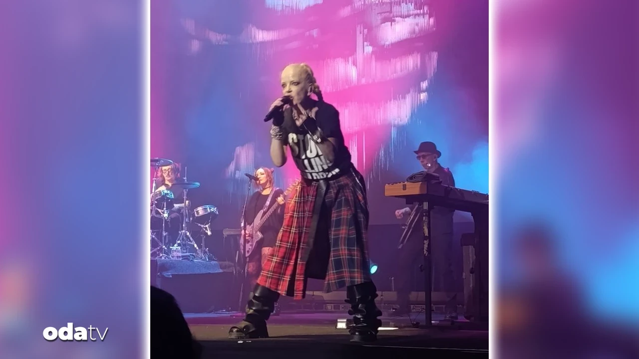 21 yıllık hasret bitti: Garbage İstanbul'u salladı