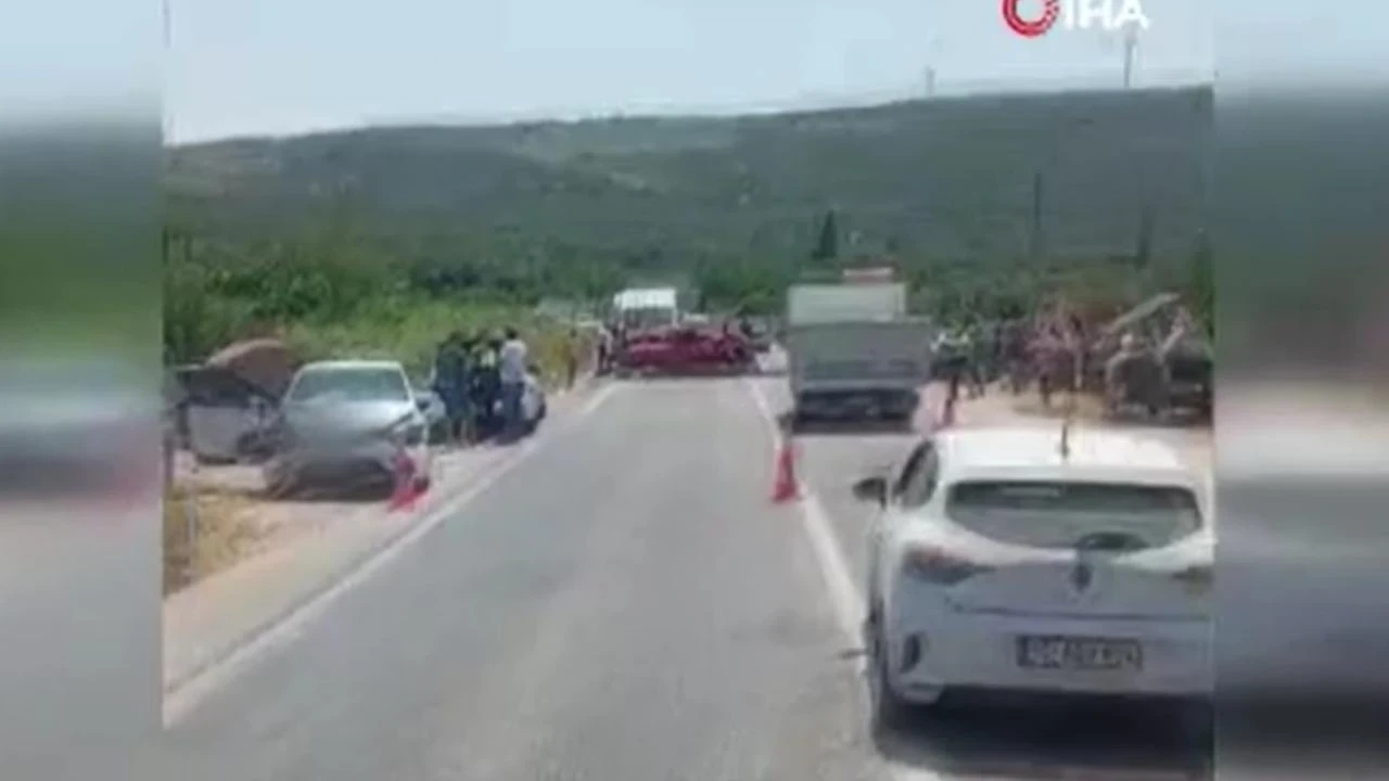 Erdek'te 3 aracın karıştığı zincirleme kaza can aldı