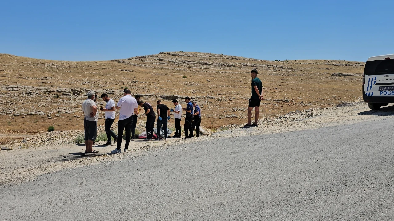 Şanlıurfa'da boş arazide battaniyeye sarılı ceset bulundu