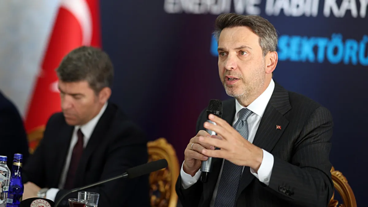 Bakan Bayraktar "Yarınlarımız daha aydınlık" diyerek duyurdu: Türkiye artık yurt dışında da petrol arıyor