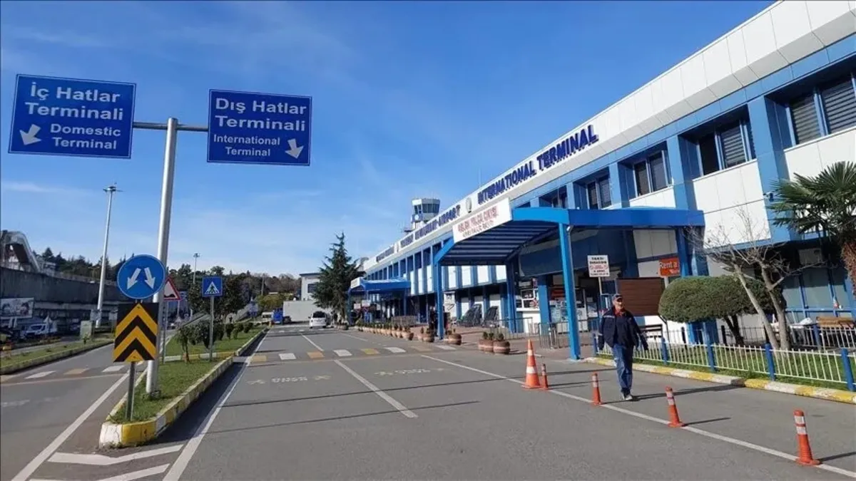 Sigara inadı seferi aksattı! Uçak pistten geri döndü