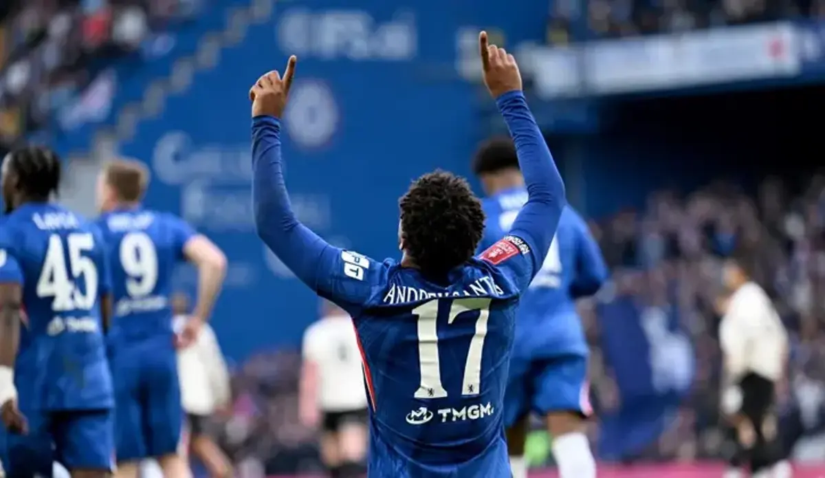 Manchester United bombayı patlattı: Chelsea'nin yıldızını kaptı