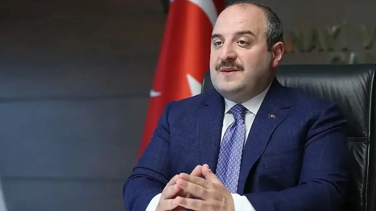 Mustafa Varank'tan Hüseyin Çelik'e: "Nasıl bir FETÖ postacısı olduğunu biliyoruz"