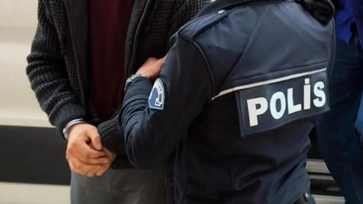 Cezaevine uyuşturucu sokmaya çalışırken yakalandı!