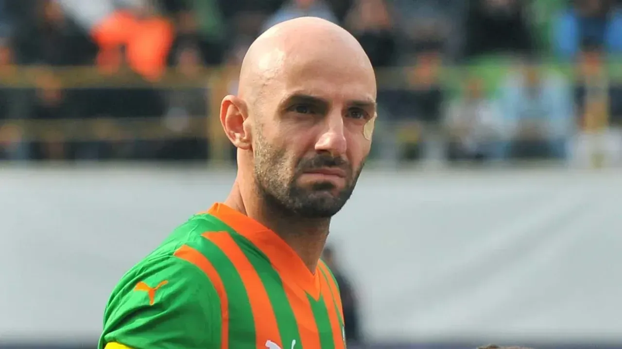 Alanyaspor'da Efecan Karaca ile yollar ayrıldı!