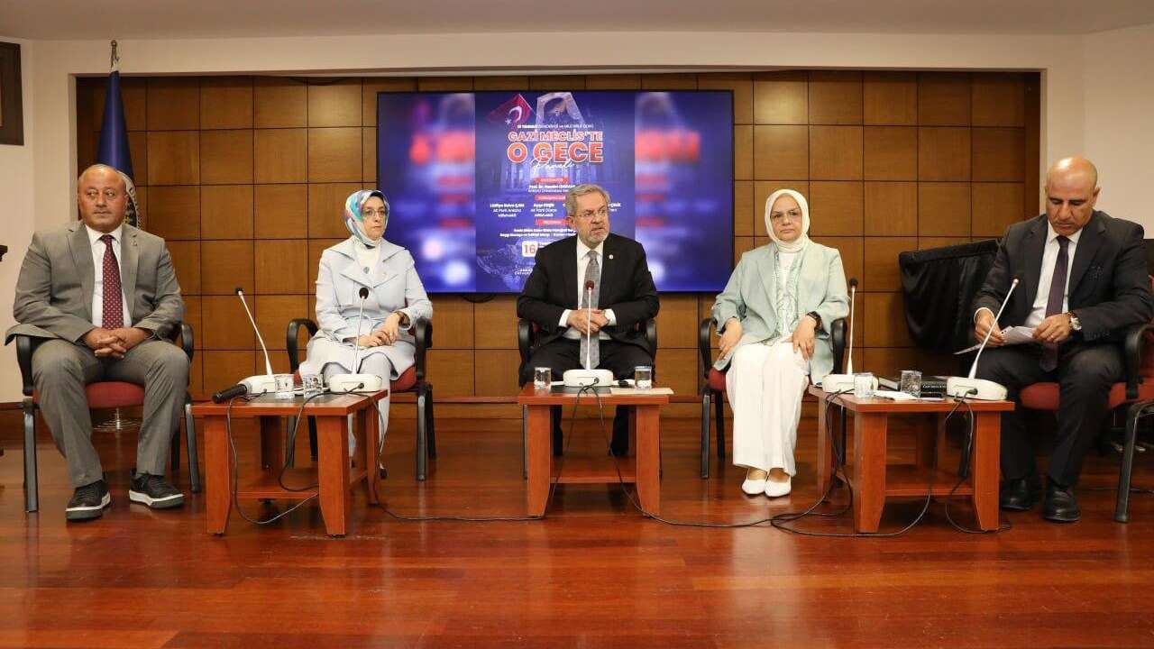 15 Temmuz gecesi Gazi Meclis'te yaşananlar Ankara Üniversitesinde anlatıldı