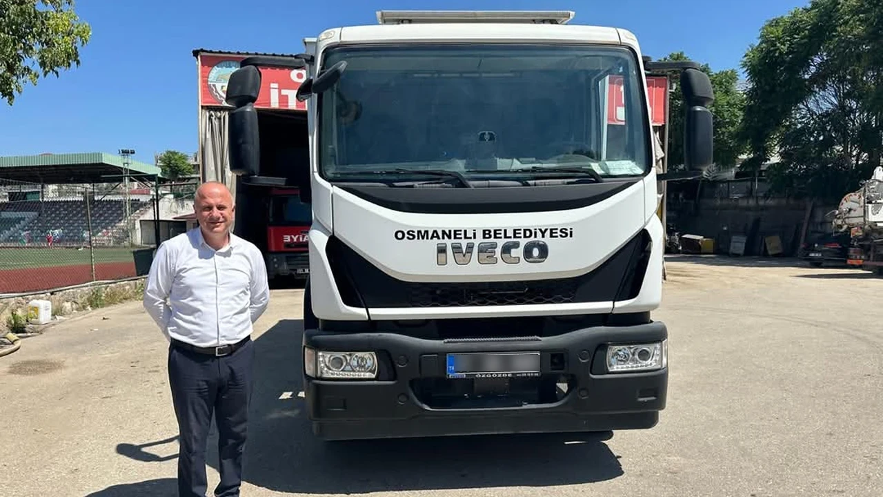 Osmaneli Belediyesi araç parkına yeni damperli kamyon