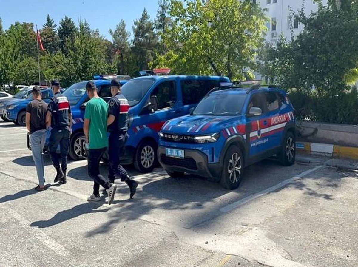 Burdur'da 7 ilçede "Narko Kapan" operasyonu: 2 tutuklama
