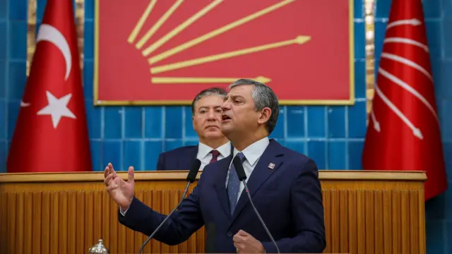 Özel'den kurultay davası çıkışı: 'Umudunu butlana, şutlana koyanlara söylüyorum: Bırak saraylara mermer olmayı'
