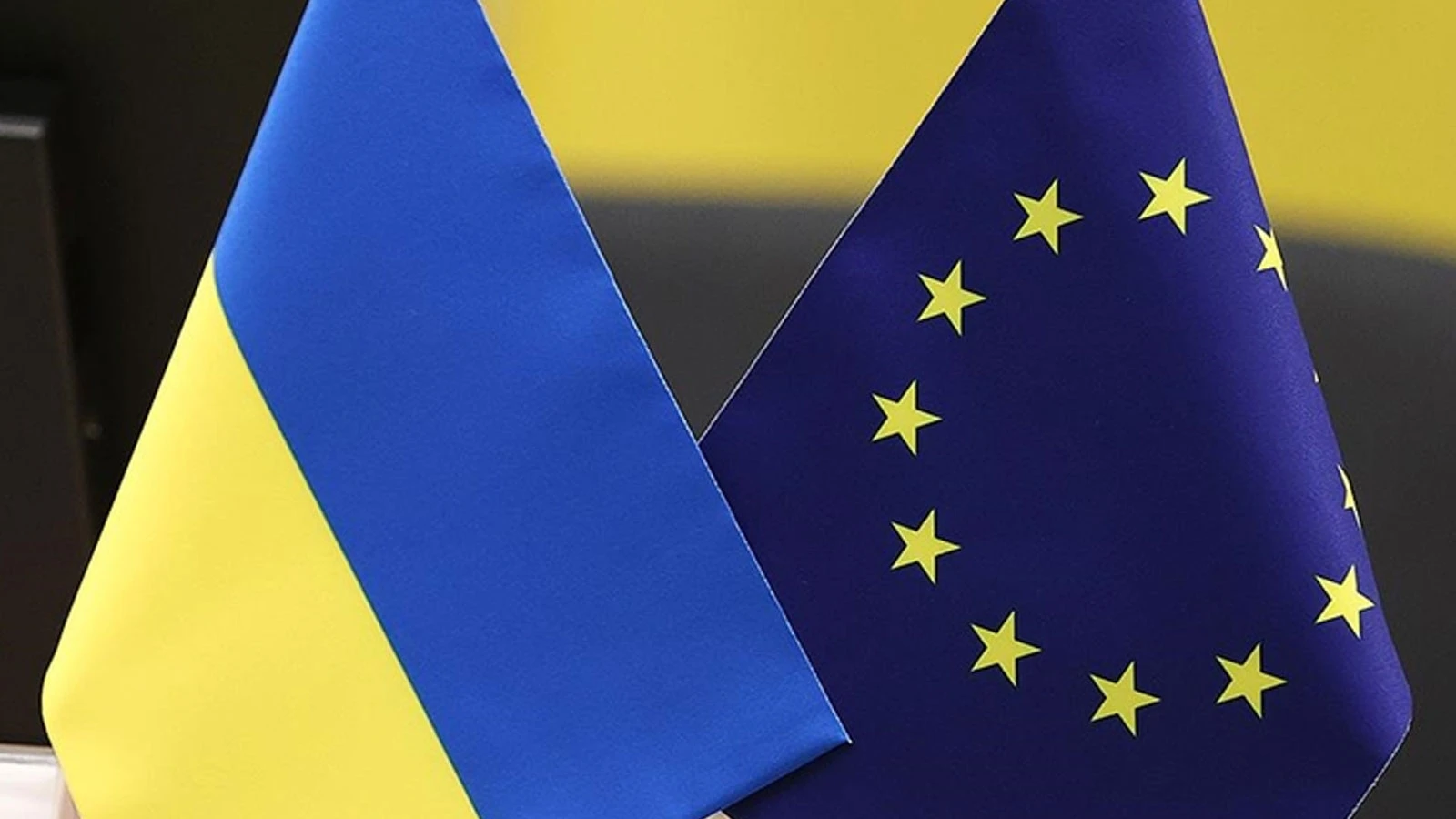AB, Ukrayna'ya sağlanacak 90 milyar avroluk desteğin ilk ödemesini gerçekleştirdi