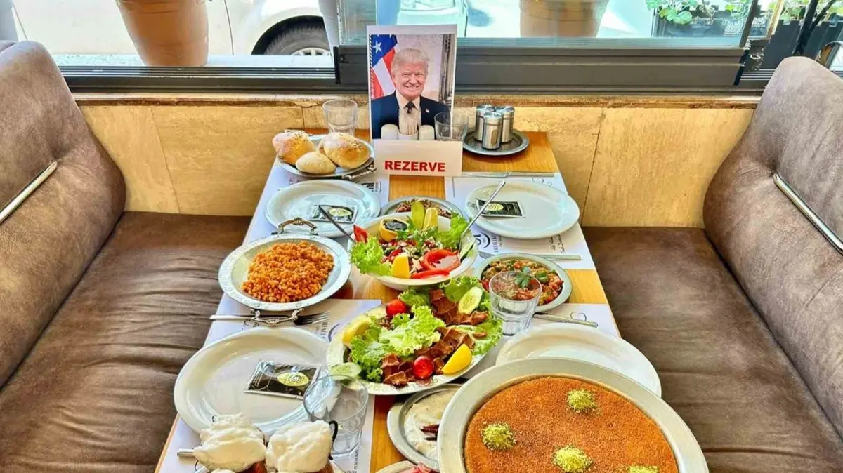 Ankara'daki bir restorandan Trump'a Türk misafirperverliği: Masası hazır bekliyor
