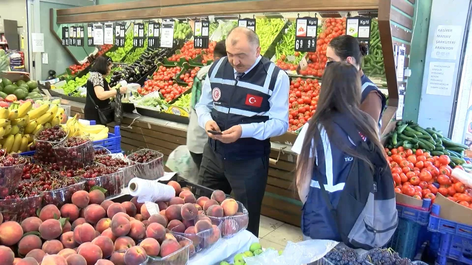 Ticaret Bakanlığı'ndan İstanbul'da marketlere 'fahiş fiyat' ve 'etiket' denetimi