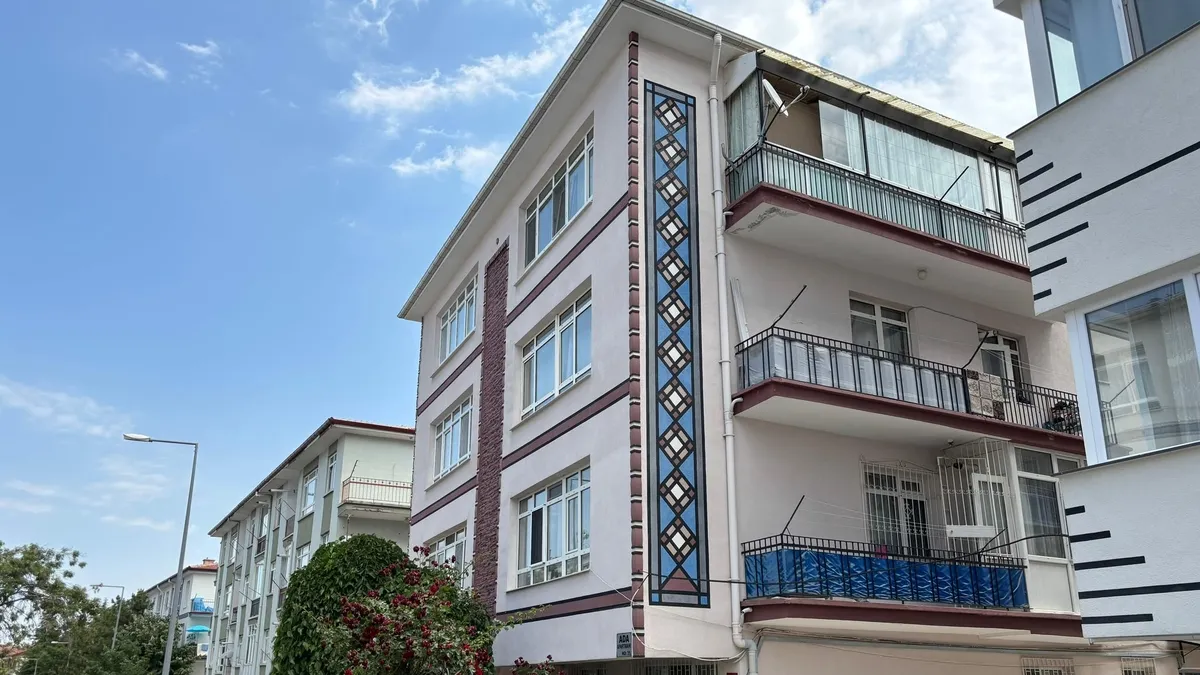 Ankara’da aile faciası! Oğlu kesici aletle saldırdı, baba tabancayla vurdu!