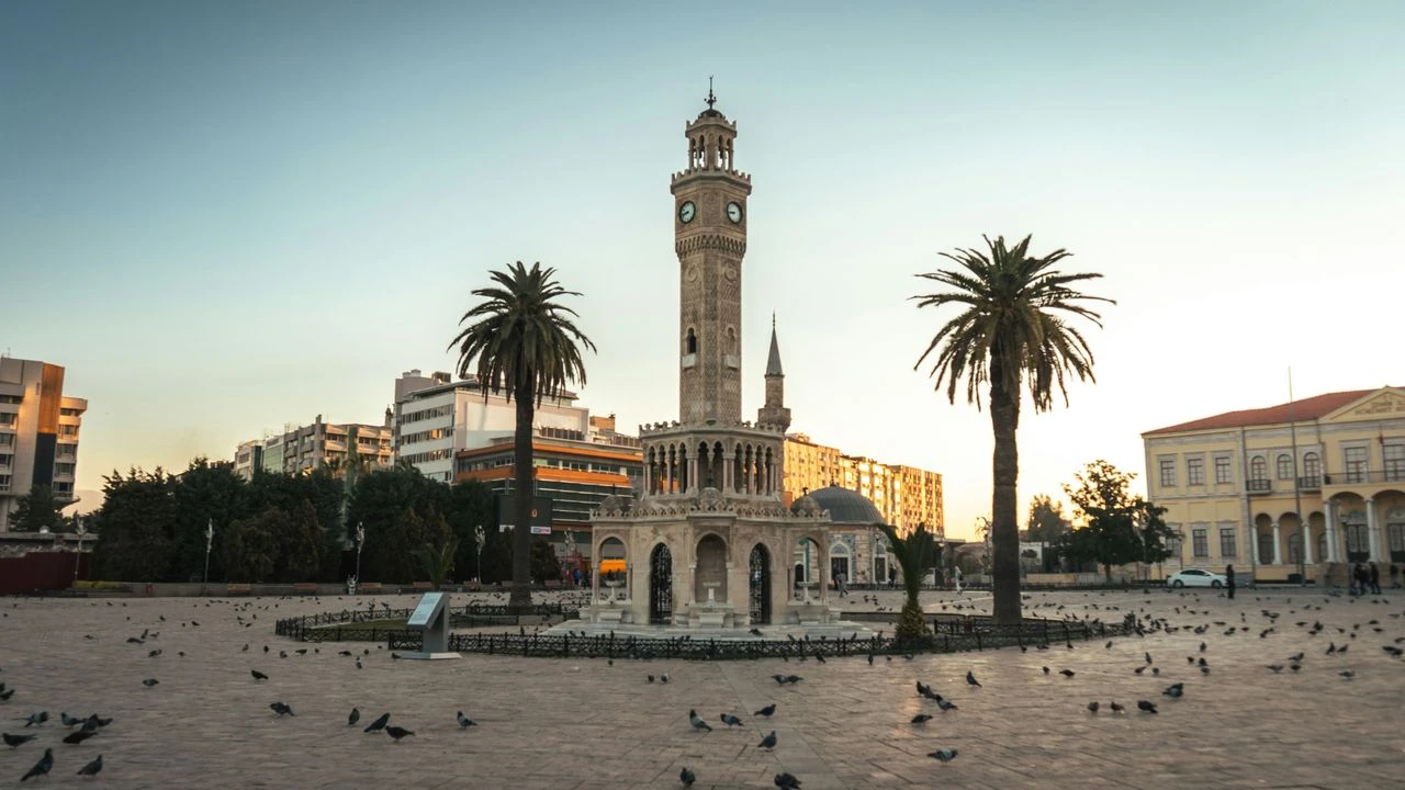İzmir’in en sevilen tatlı mekanları