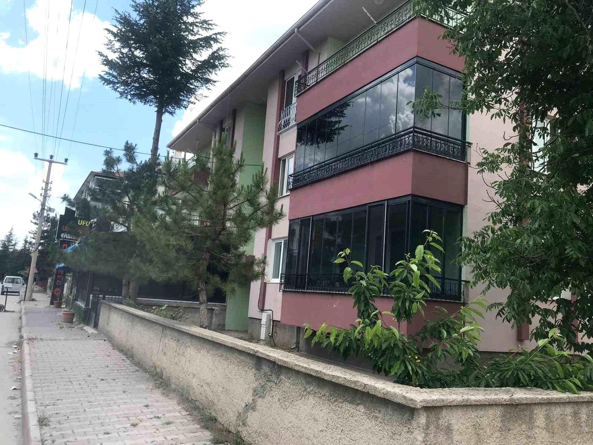 Yaşlı kadın evinde öldürüldü