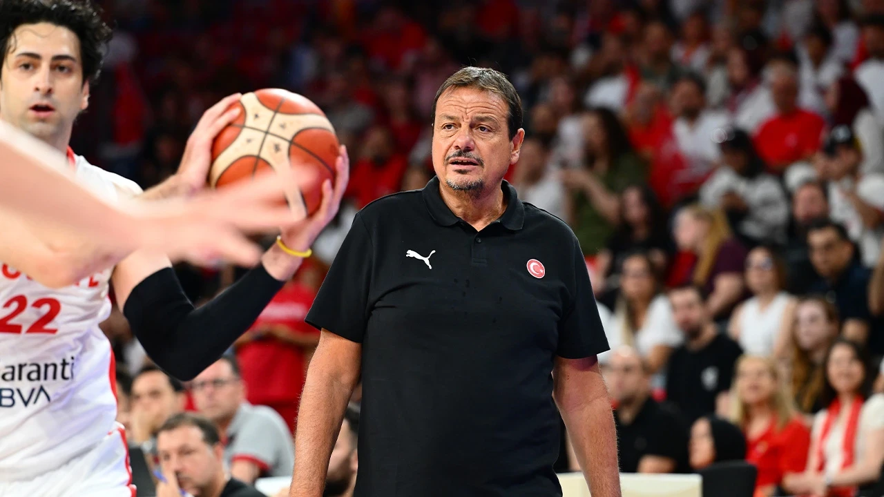 Ergin Ataman'dan gençlere müjde: 'O kadrodan iki oyuncuyu davet edeceğiz'