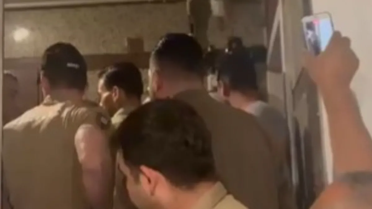 CHP Ankara İl Başkanlığı binası önünde gerginlik!