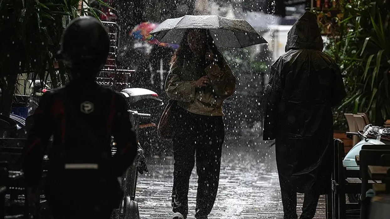 Kuvvetli sağanak ve fırtına geliyor: Meteoroloji o illeri uyardı
