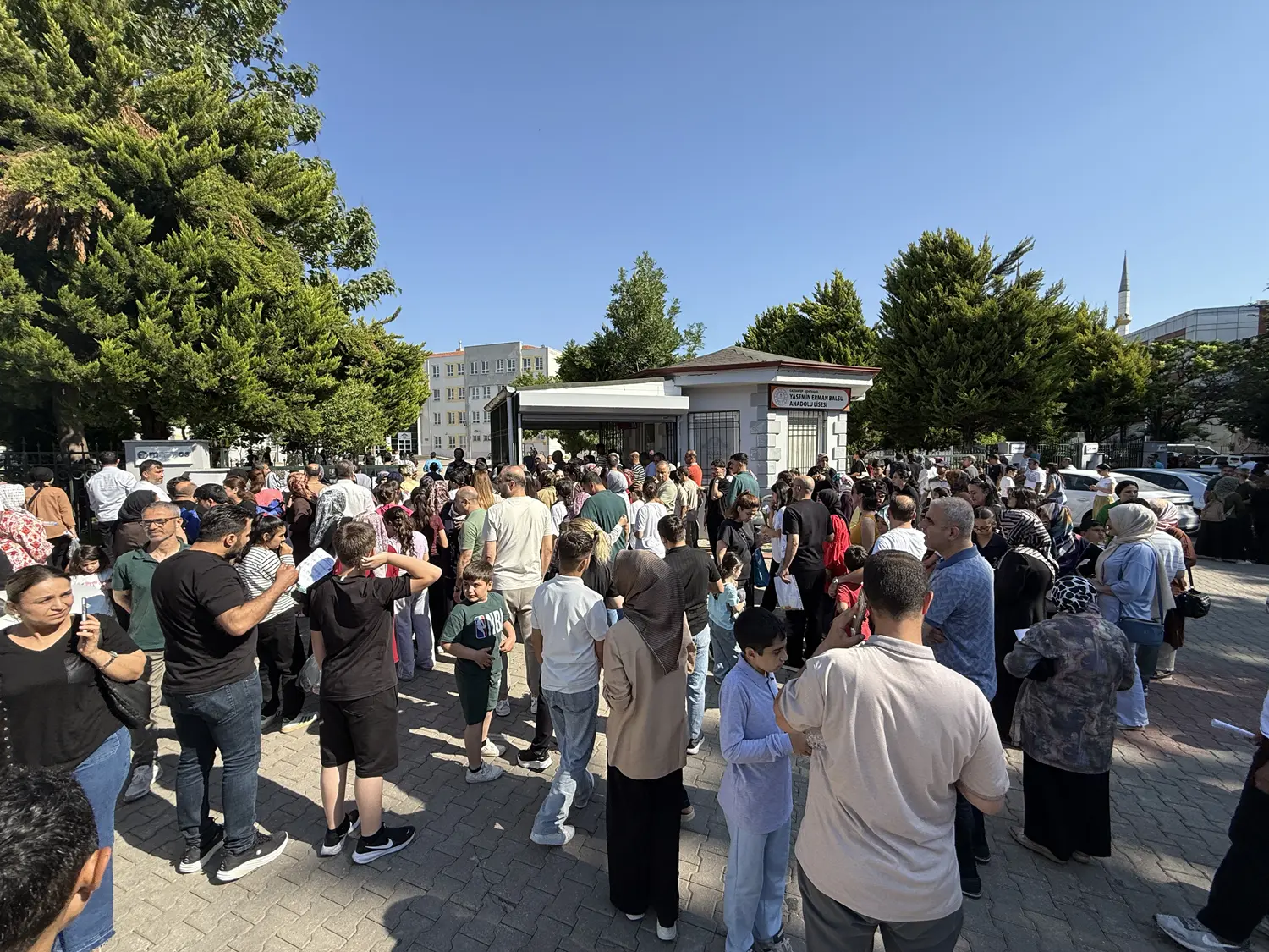 LGS heyecanı başladı! 1 milyonu aşkın öğrenci ter dökecek