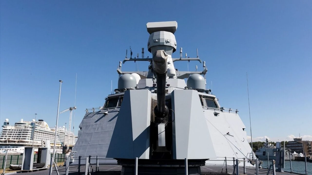 Milli savaş gemisi TCG Burgazada, Belçika'da ziyaretçilerini bekliyor