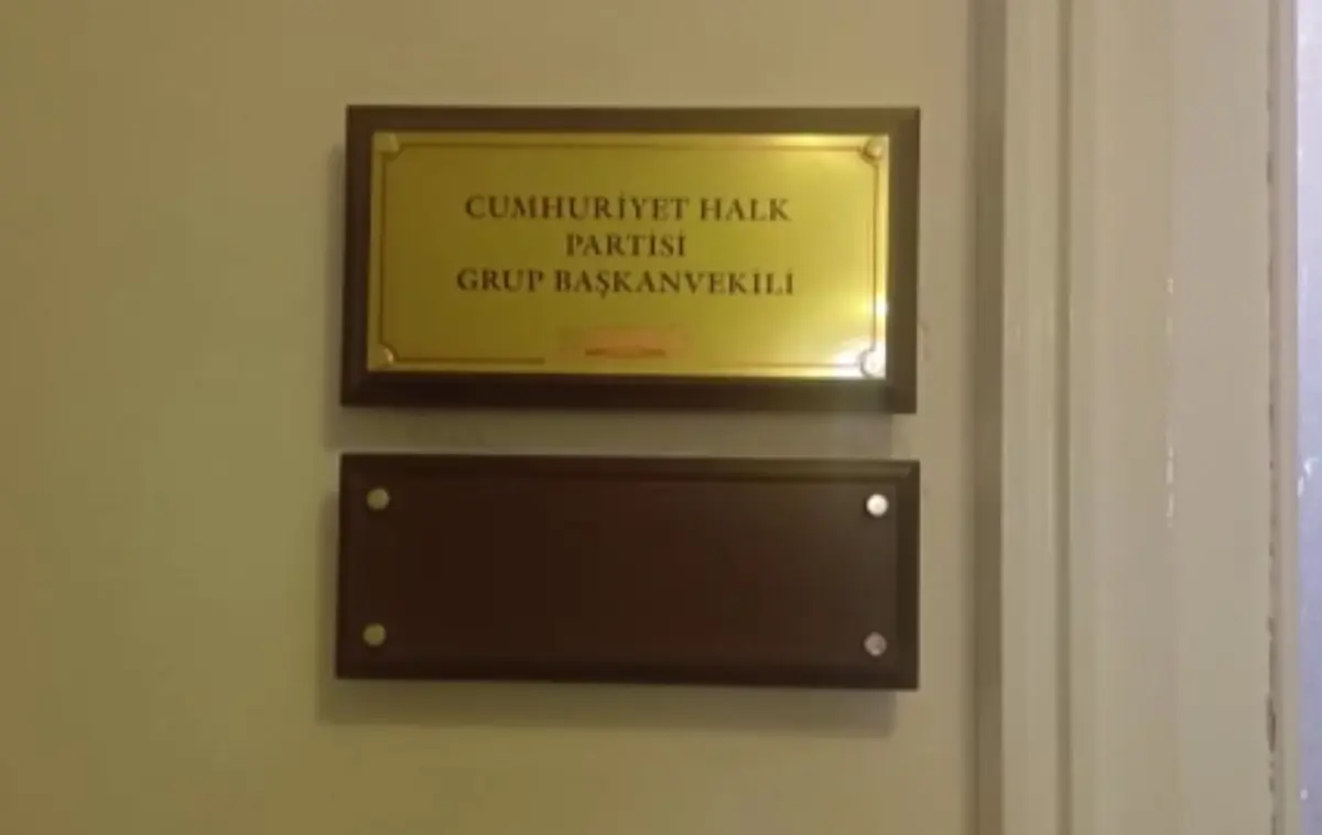 CHP grubunda değişim! Başarır ve Günaydın'ın isimleri kaldırıldı